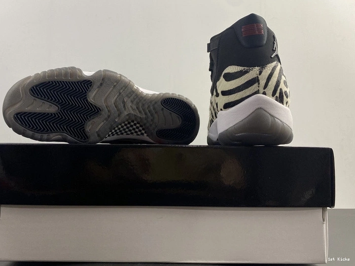 Air AR0715-010 Jordan 11 Animal Instinct 0212